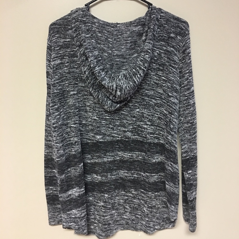 Thin grey color blocked hoodie